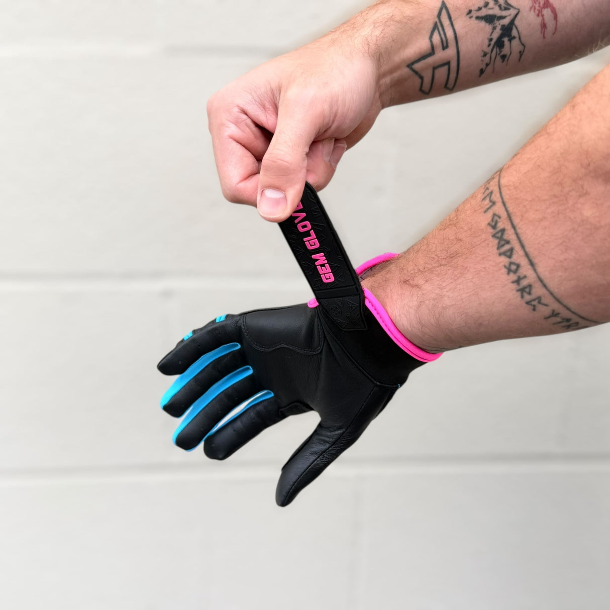 Gem Glove Prospector Short Cuff Batting Glove - Black/White