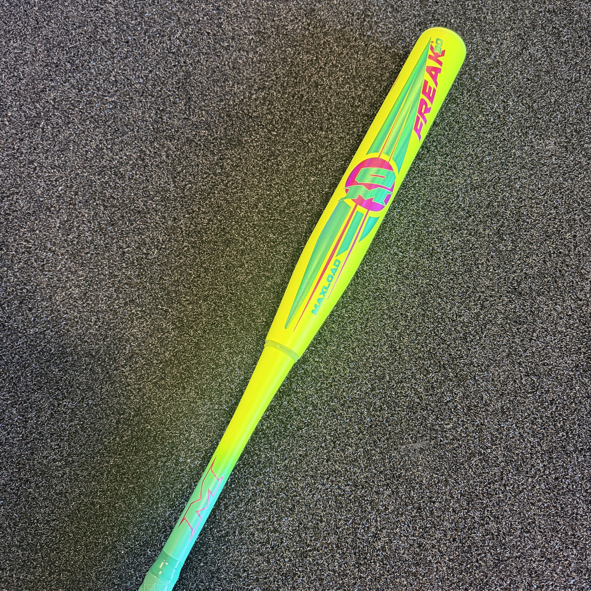2026 Miken Freak30 2-Piece Maxload USSSA Slowpitch Softball Bat - MSU6F30L