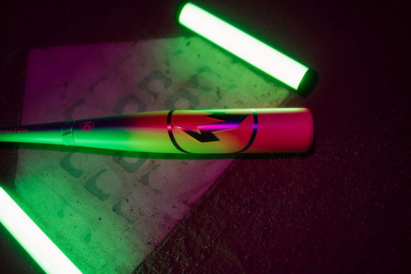 Batte Baseball Bbcor Batte De Baseball DeMarini Voodoo One BBCOR 2024 - 33 / 30 Oz - Édition College World Series Omaha Voodoo Glow Skulls Batte Baseball Bbcor Batte De Baseball DeMarini Voodoo One BBCOR 2024 - 33 / 30 Oz - Édition College World Series Omaha Voodoo Glow Skulls