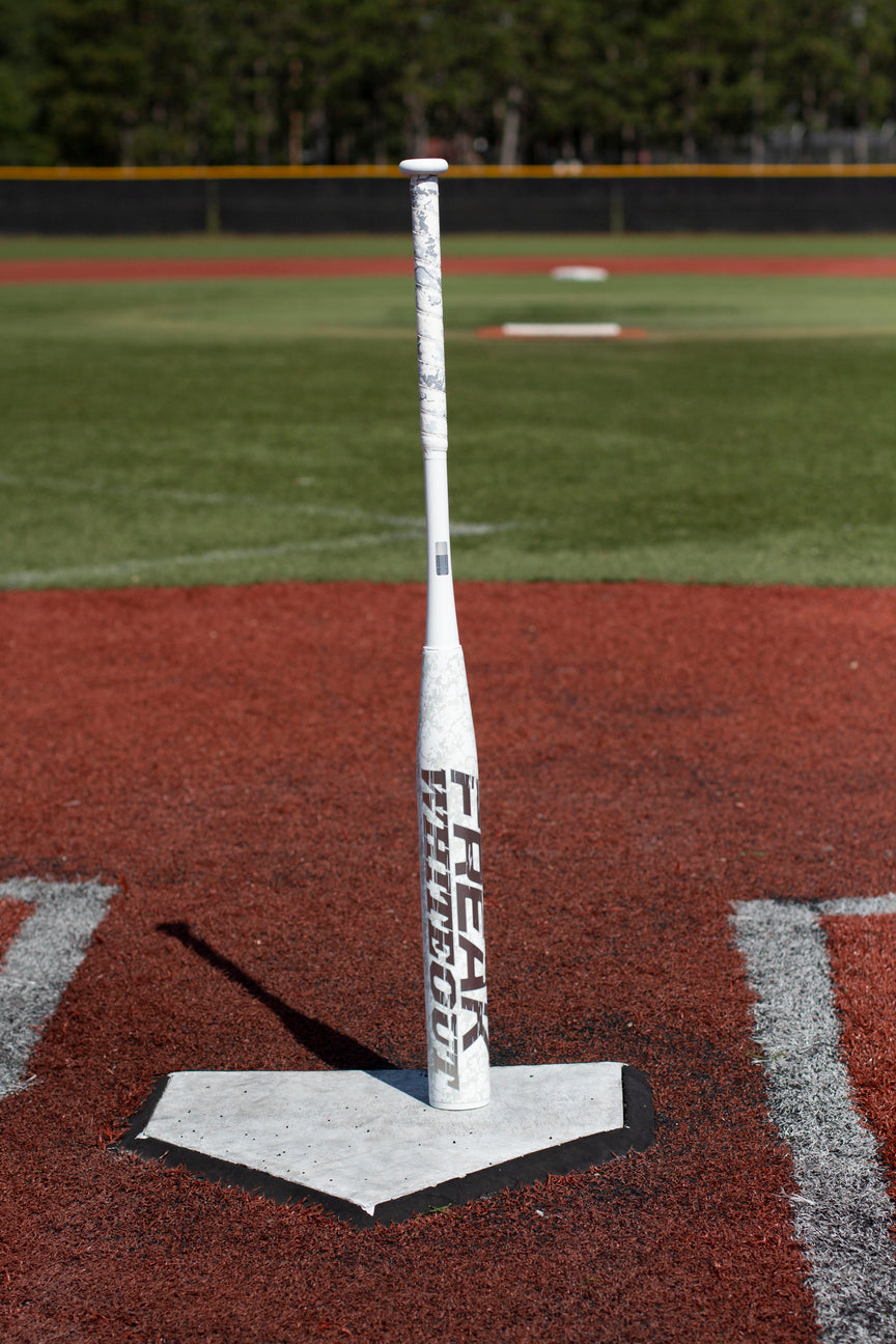 2026 Miken Freak Whiteout Maxload USSSA Slowpitch Softball Bat - MSU6FWCL