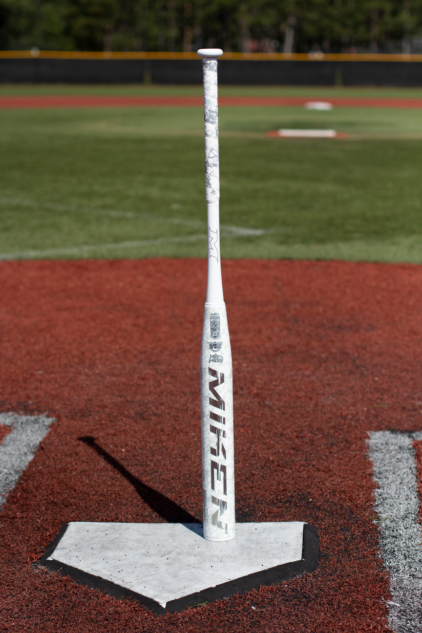 2026 Miken Freak Whiteout Maxload USSSA Slowpitch Softball Bat - MSU6FWCL