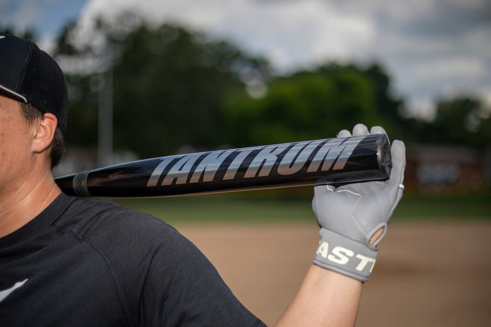 2026 Easton Tantrum Black 2-Piece Loaded USSSA Slowpitch Softball Bat - ESU6TNTBKL