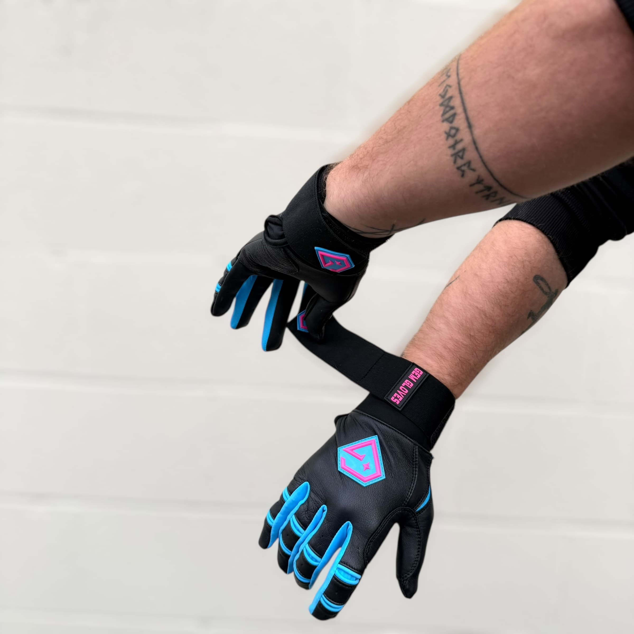 Gem Glove Prospector Long Cuff Batting Glove - Black/White