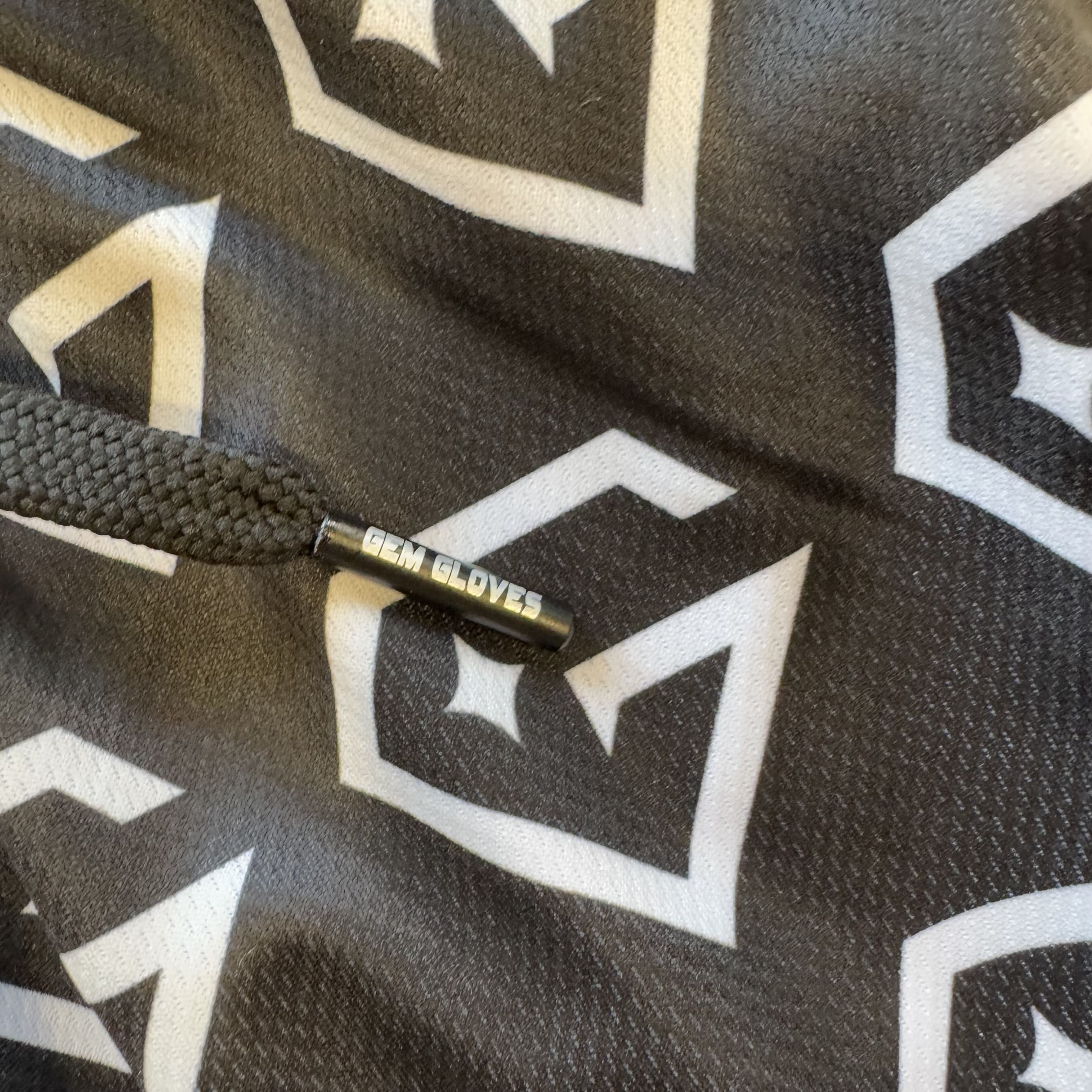 Gem Gloves Mesh Shorts - No Pressure No Diamonds - Black/White