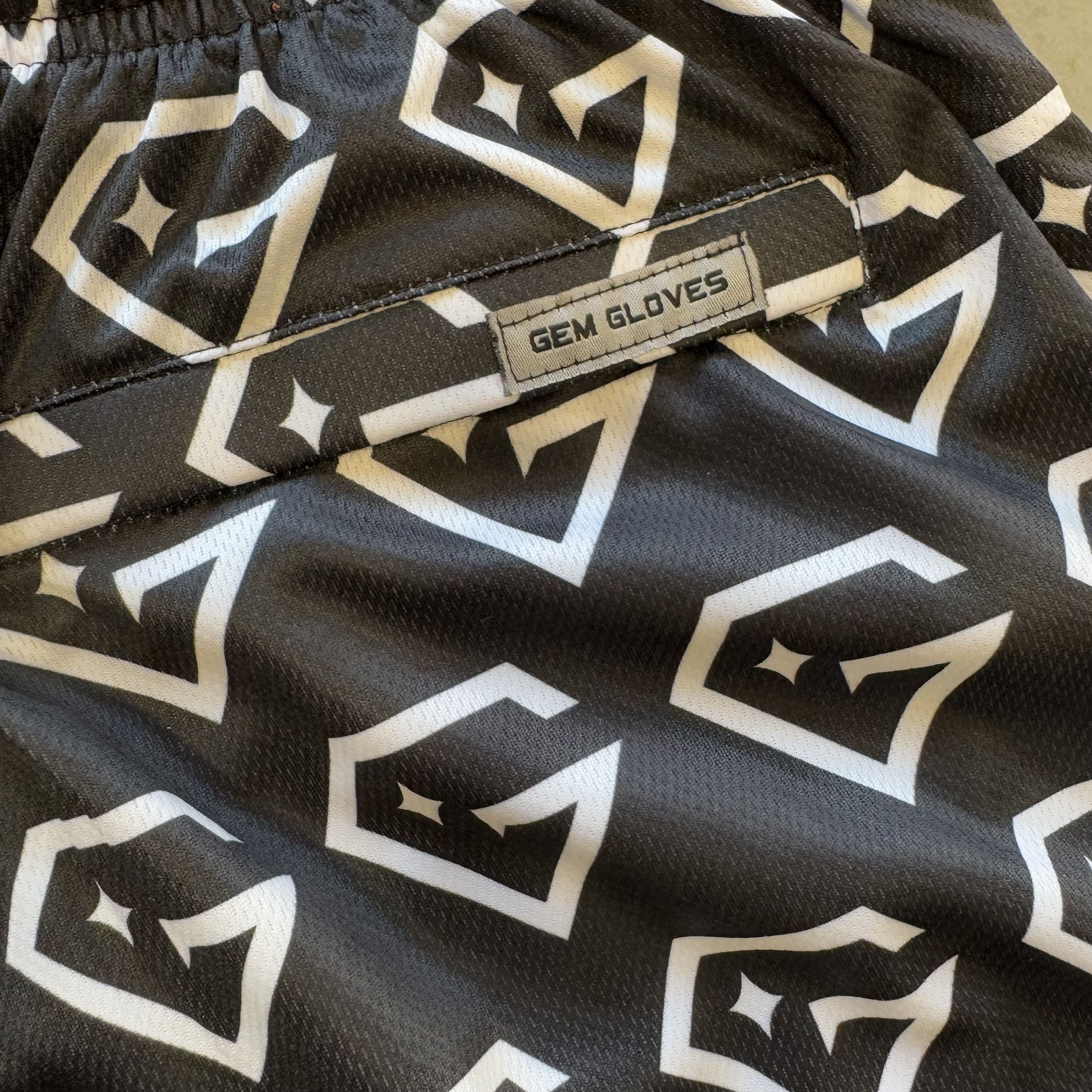 Gem Gloves Mesh Shorts - No Pressure No Diamonds - Black/White