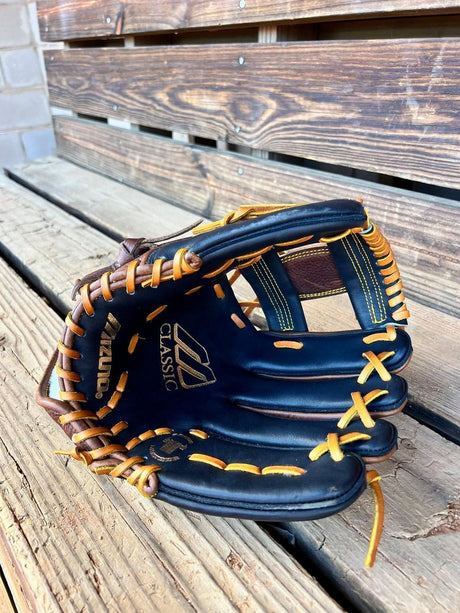 Mizuno Chipper Jones MCL-5001 Classic Pro '99 11.75" Baseball Fielding Glove - Smash It Sports